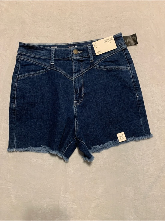 a.n.a Pants - NWT a.n.a shortie Shorts size 10 denim highest rise